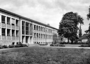 Leininger-Gymnasium am Kreuzerweg, um 1965