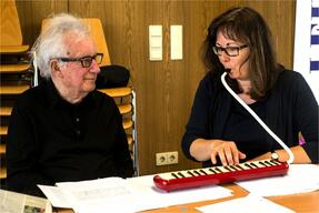 Prof. Dr. Dieter Schnebel mit AG Neue Musik-Leiterin Silke Egeler-Wittmann